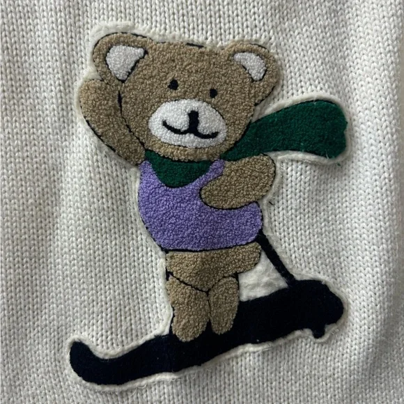 Vintage 1980’s varsity Sweater with Bear Design size medium. Very soft ! - Picture 3 of 4